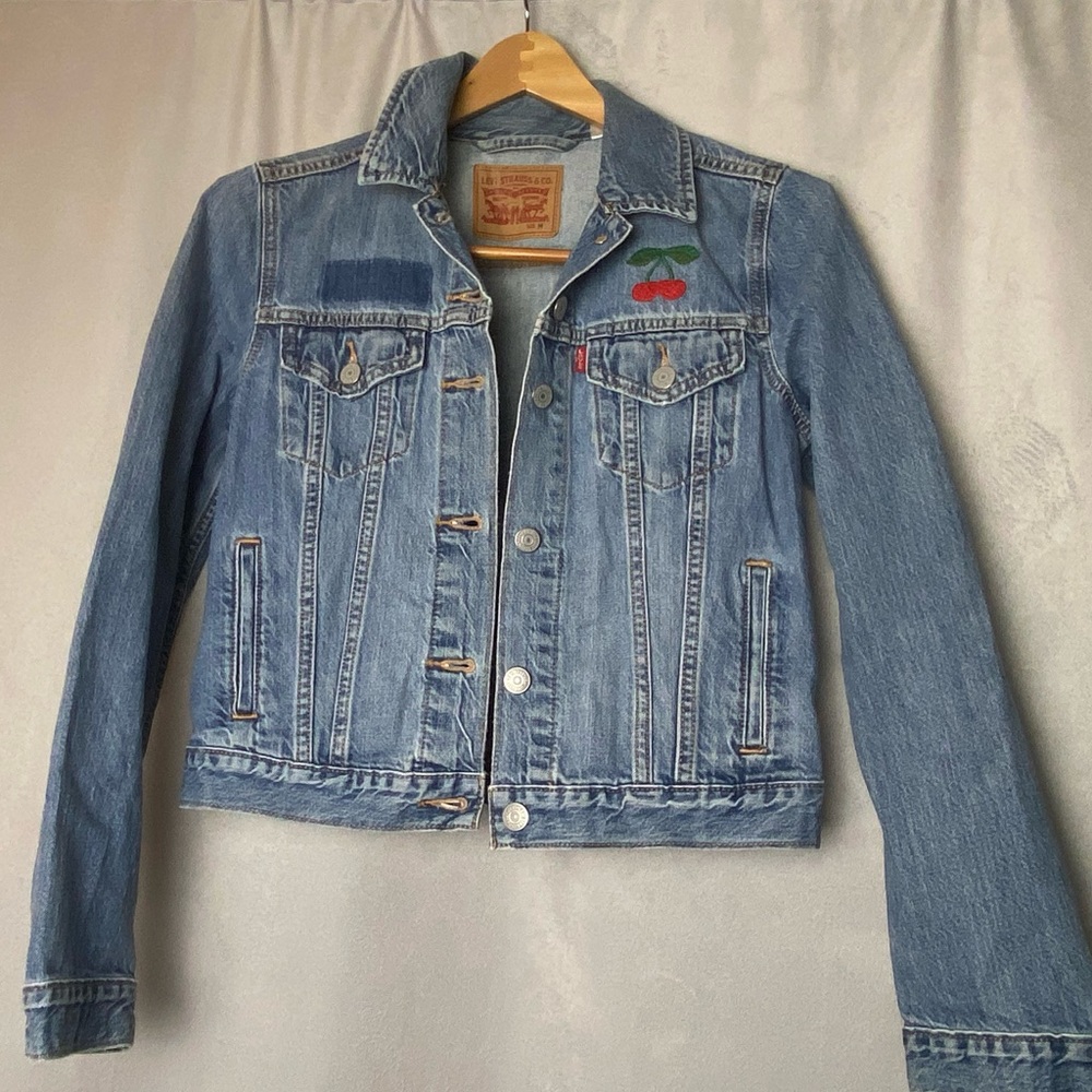 Levi's Cropped Classic Preppy Summer  Denim Cherry Embroidery Jean Jacket M